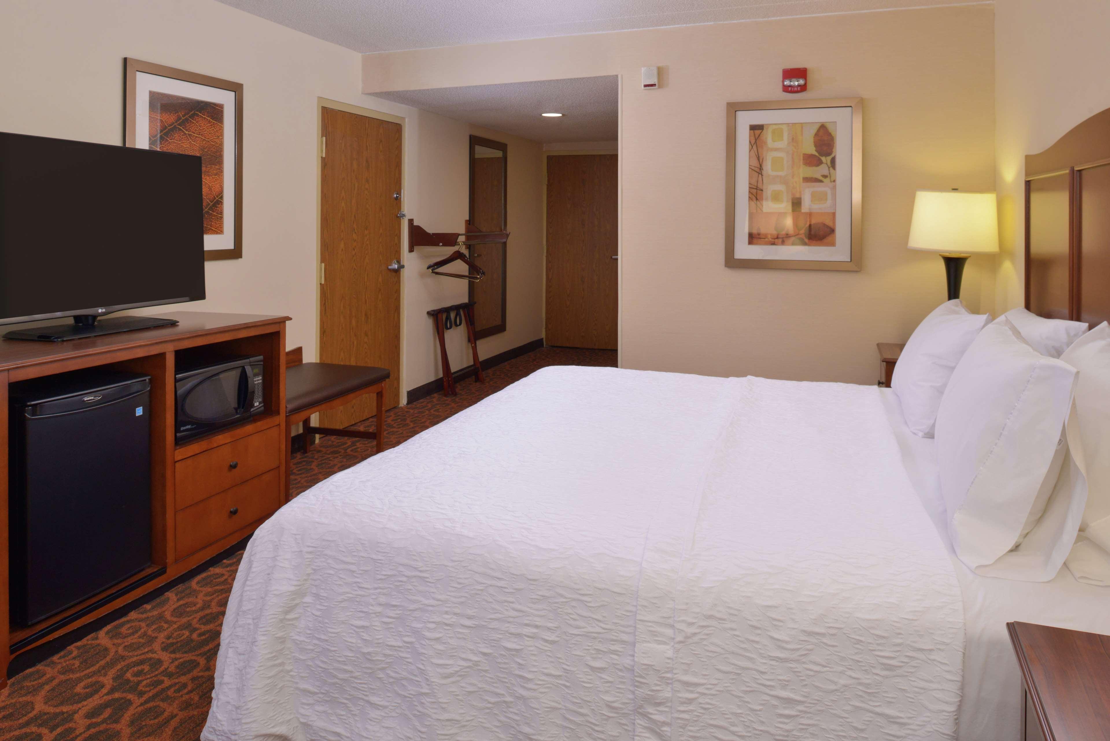 Hampton Inn Frederick Dış mekan fotoğraf