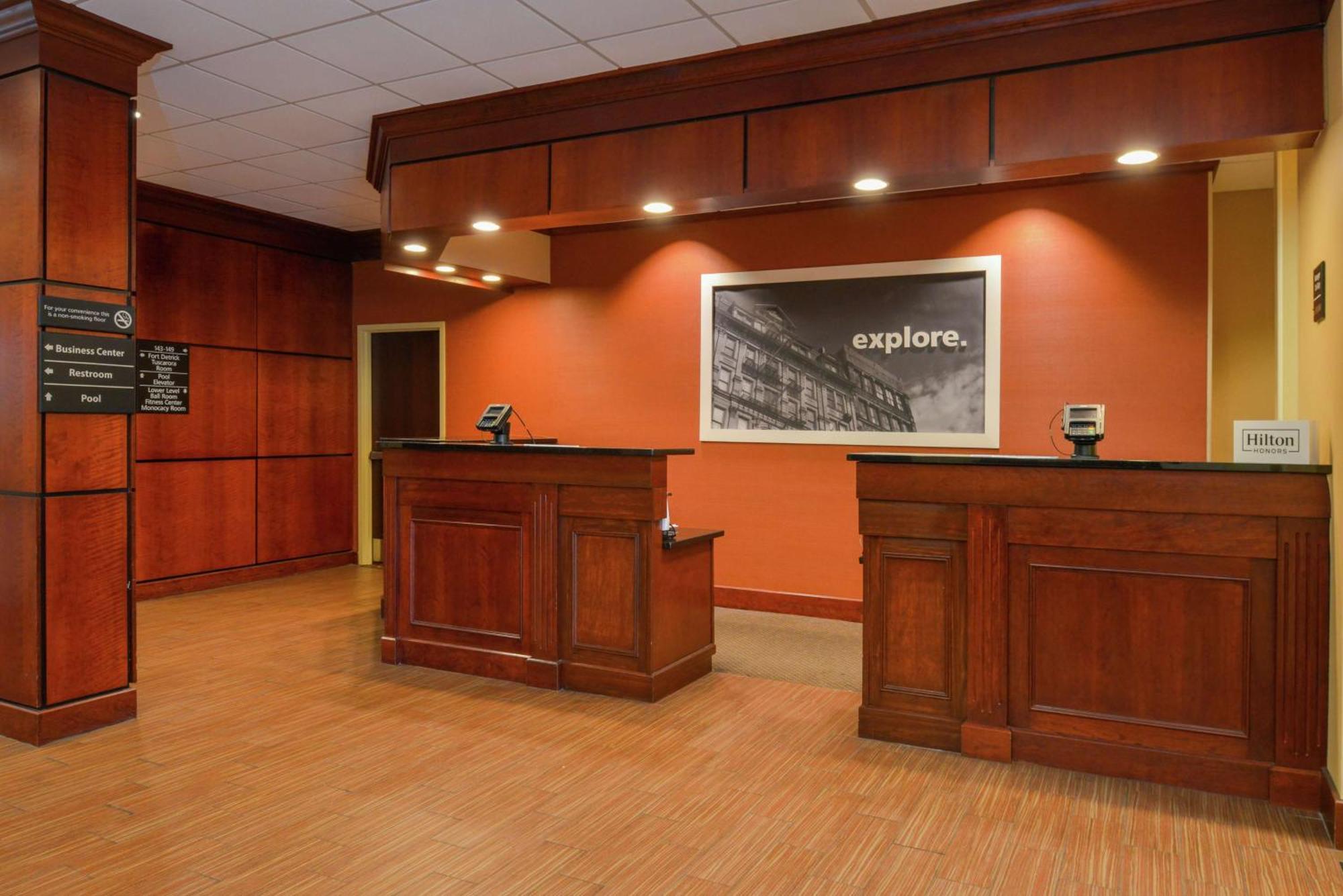 Hampton Inn Frederick Dış mekan fotoğraf